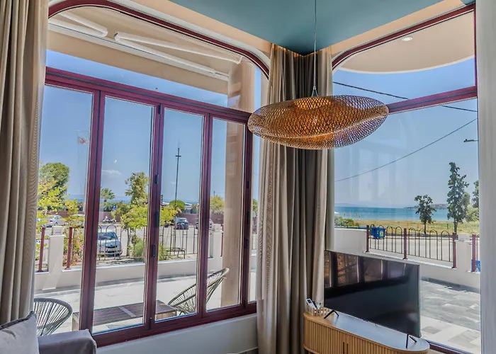 Sunny Nest With A Sea View By Salt Case de vacanță