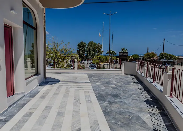 Sunny Nest With A Sea View By Salt Case de vacanță