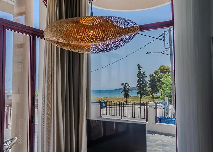 Sunny Nest With A Sea View By Salt Case de vacanță