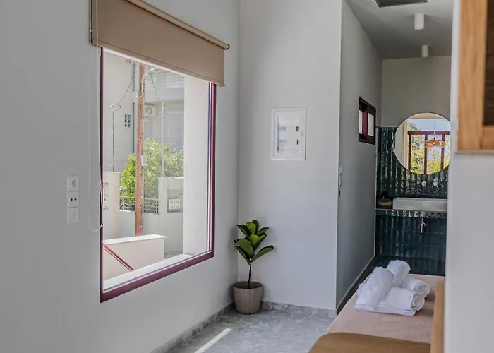 Case de vacanță Sunny Nest With A Sea View By Salt